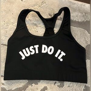 NWOT Nike black sports bra size medium